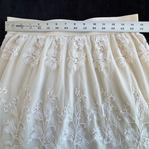 Forever 21 lace skirt ivory size L - Picture 10 of 11